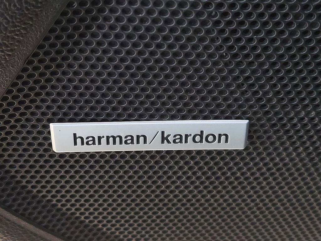 Used 2017 Subaru Outback 3.6R Limited image 21