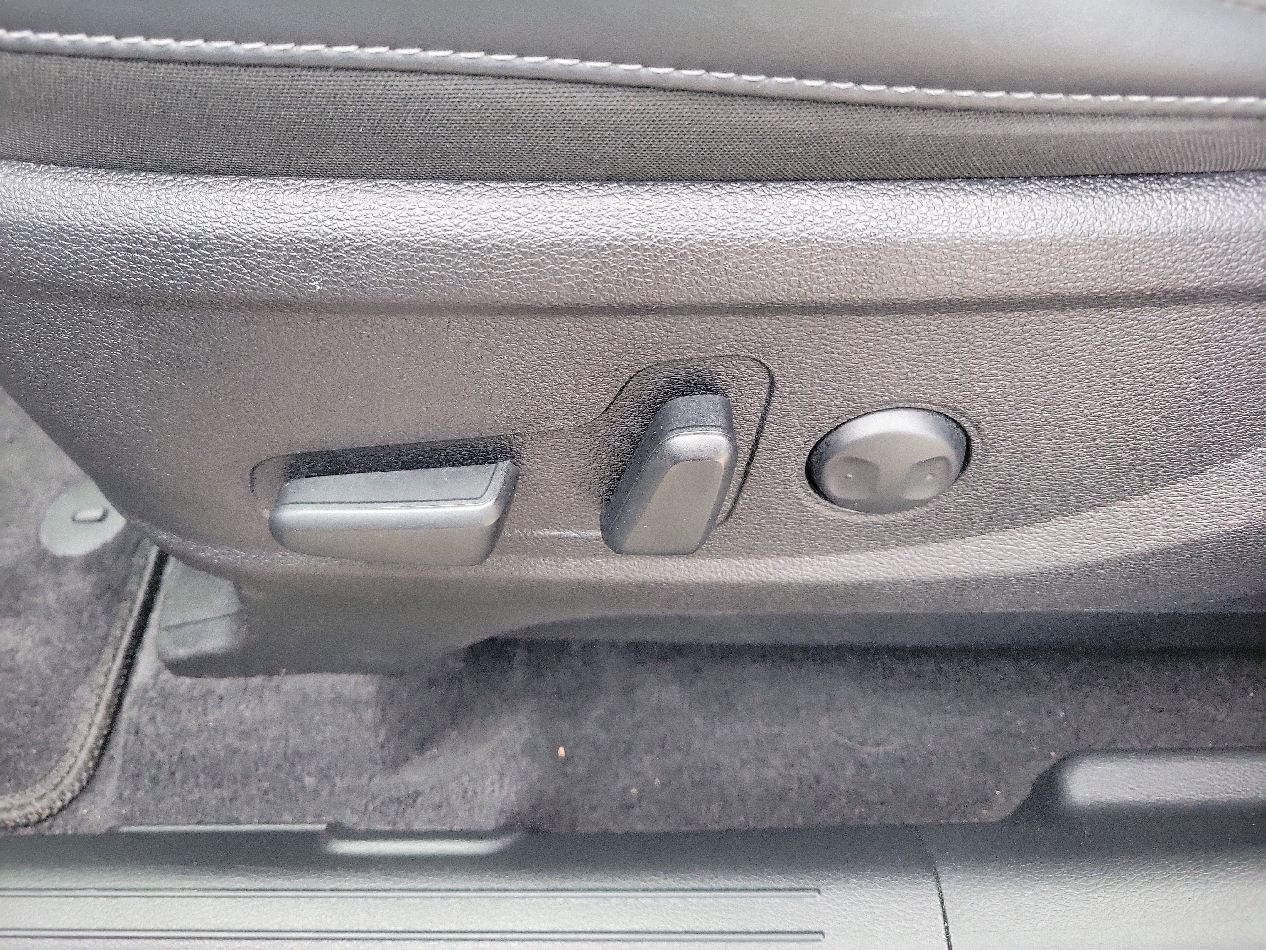 Certified 2025 Kia Telluride S image 24