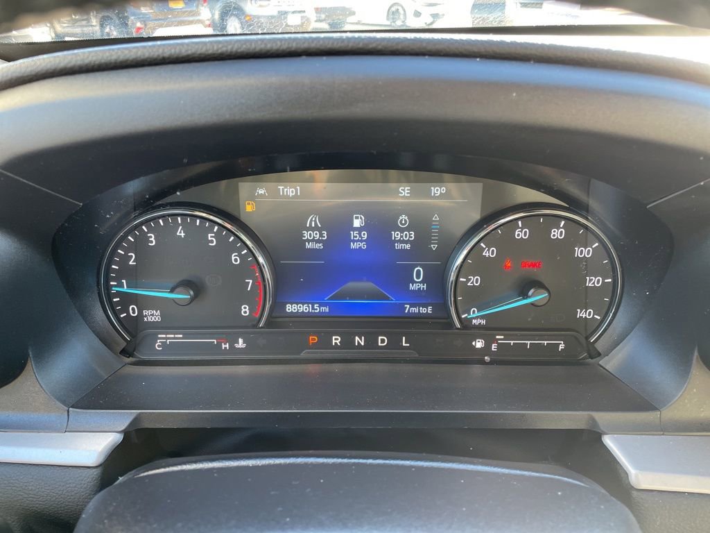 Used 2023 Ford Explorer XLT image 28