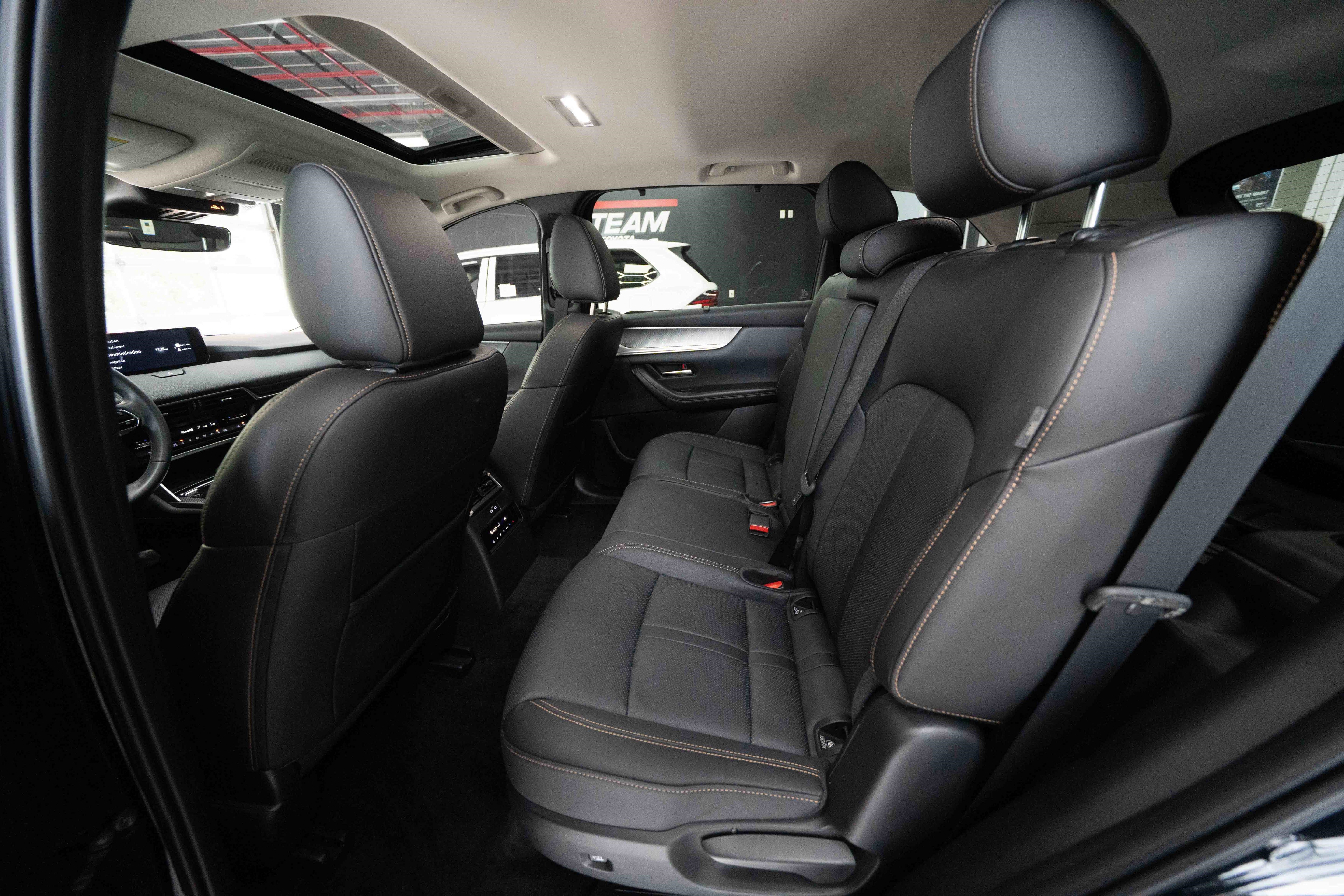 Used 2024 MAZDA CX-90 Plug-In Hybrid w/ Preferred AWD/4WD image 23