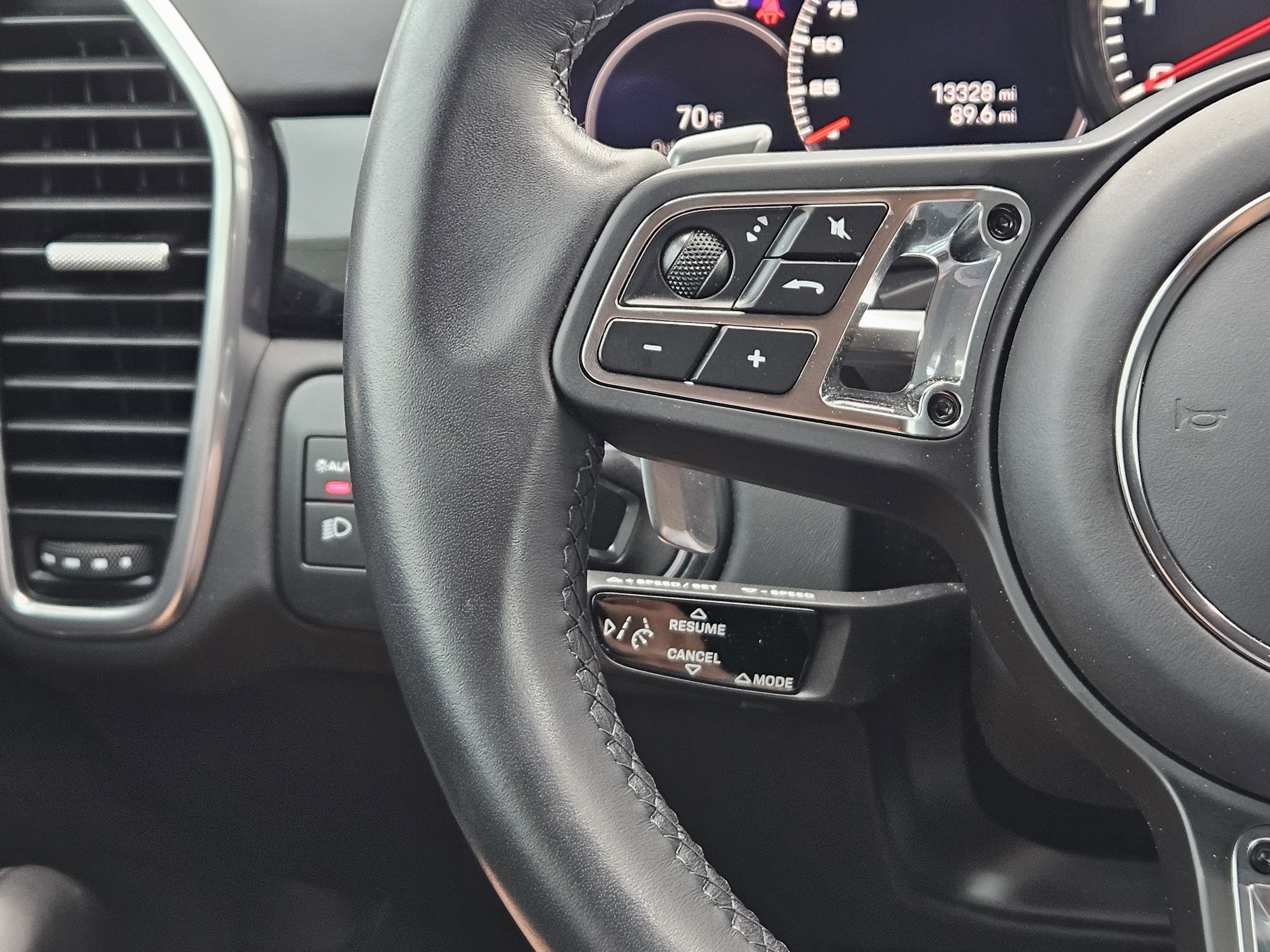 Certified 2022 Porsche Cayenne Turbo image 26