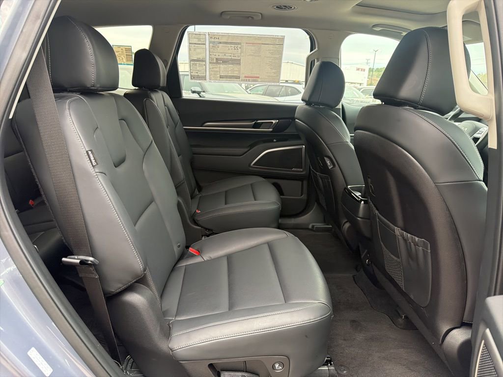 Certified 2025 Kia Telluride S image 31