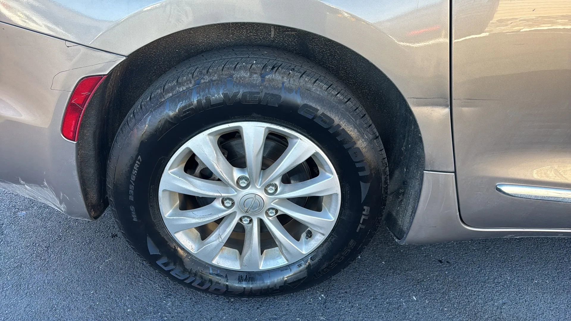 Used 2017 Chrysler Pacifica Touring-L image 24