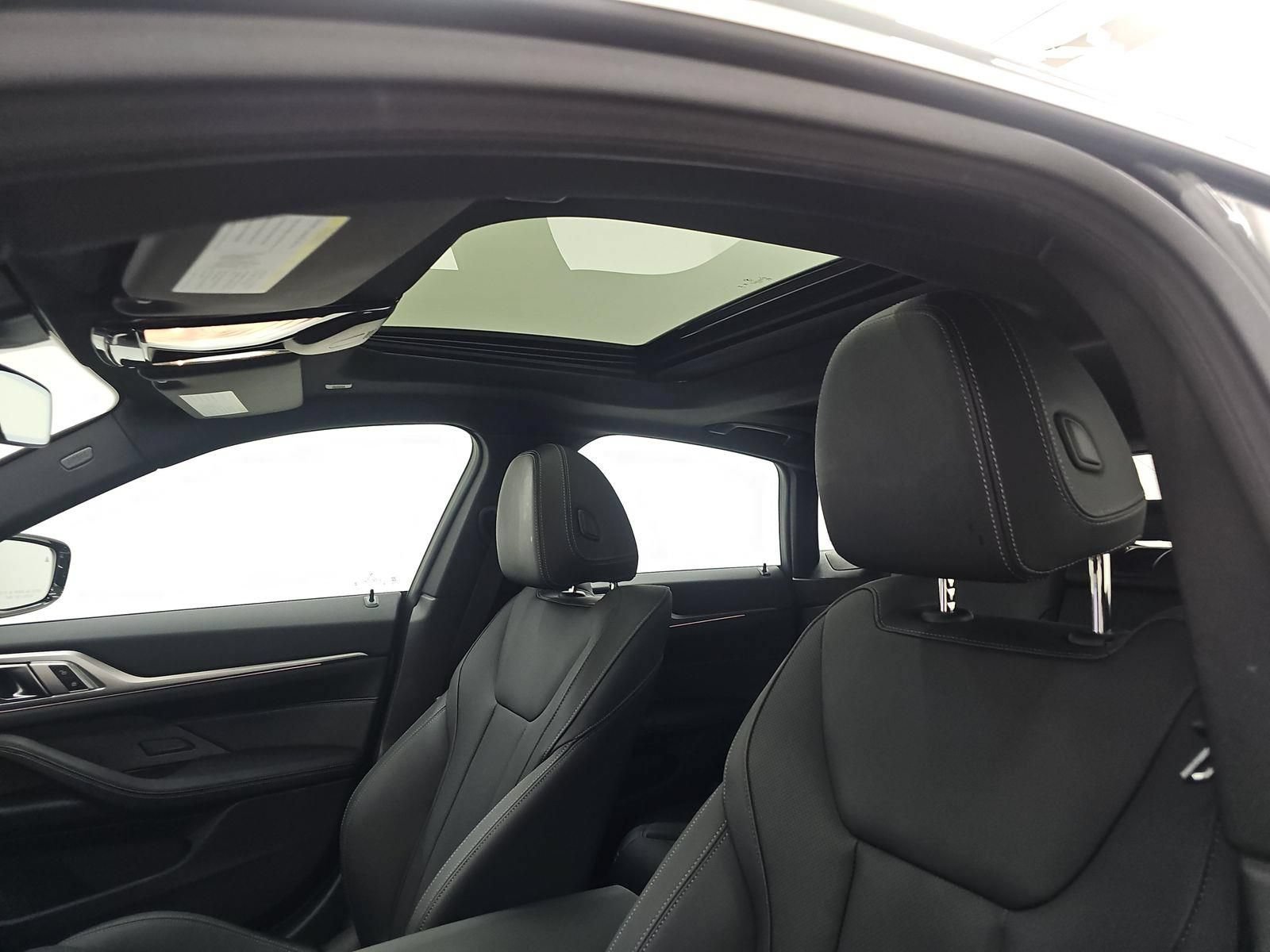 Used 2025 BMW 430i w/ Premium Package RWD image 8