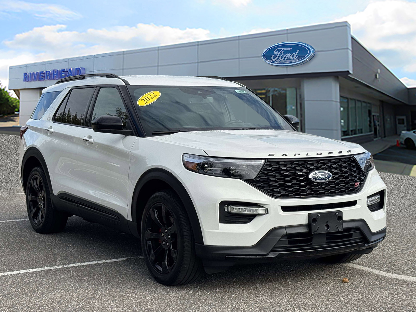 Certified 2022 Ford Explorer ST w/ ST Street Pack image 2