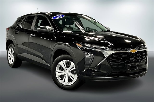 Used 2025 Chevrolet Trax LS w/ Driver Confidence Package