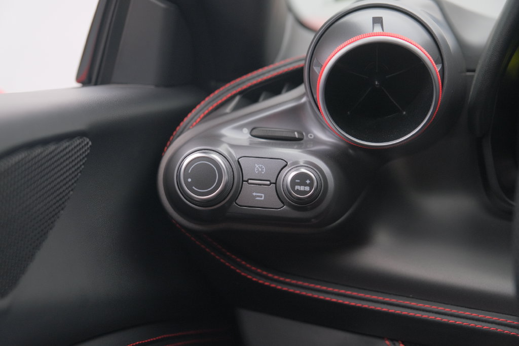 Used 2022 Ferrari F8 Tributo RWD image 17