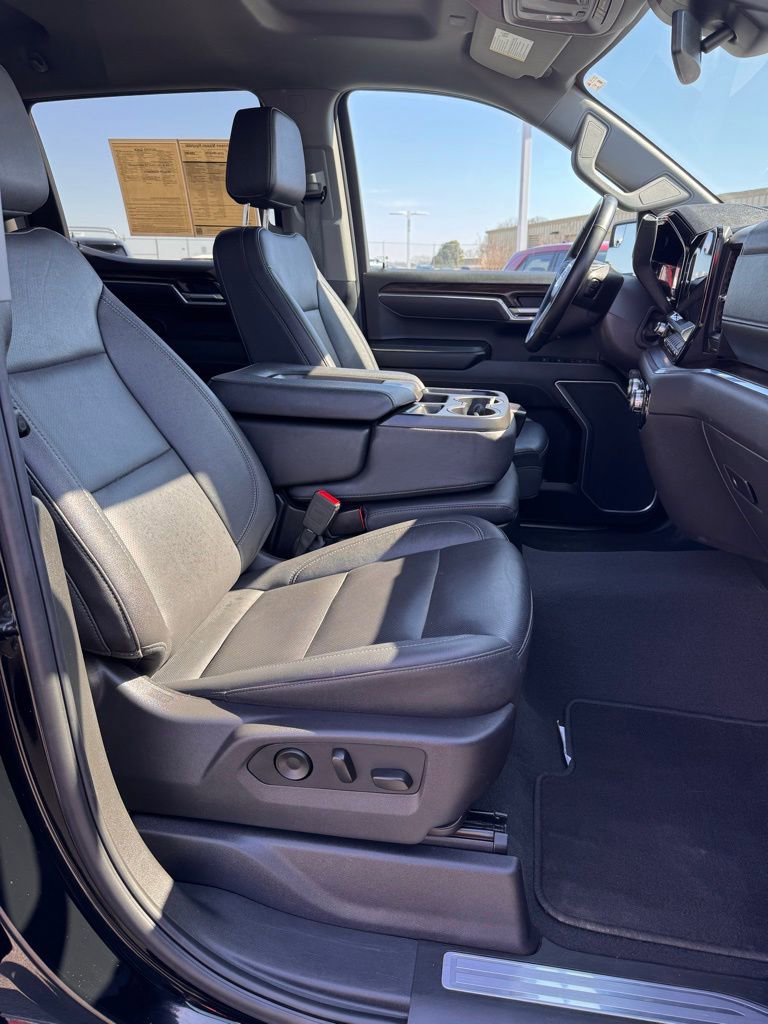 Used 2025 GMC Sierra 1500 SLT image 15