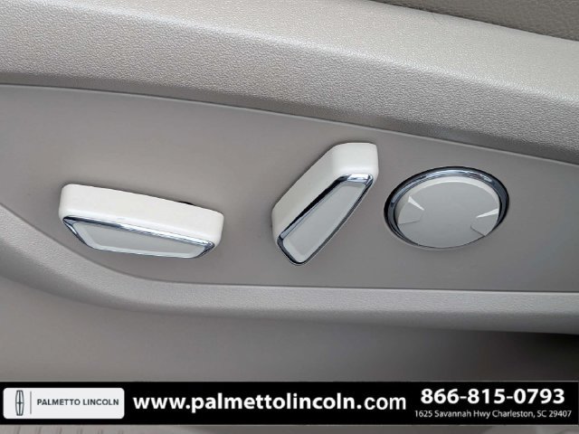 Certified 2023 Lincoln Nautilus FWD w/ Premium Package image 19