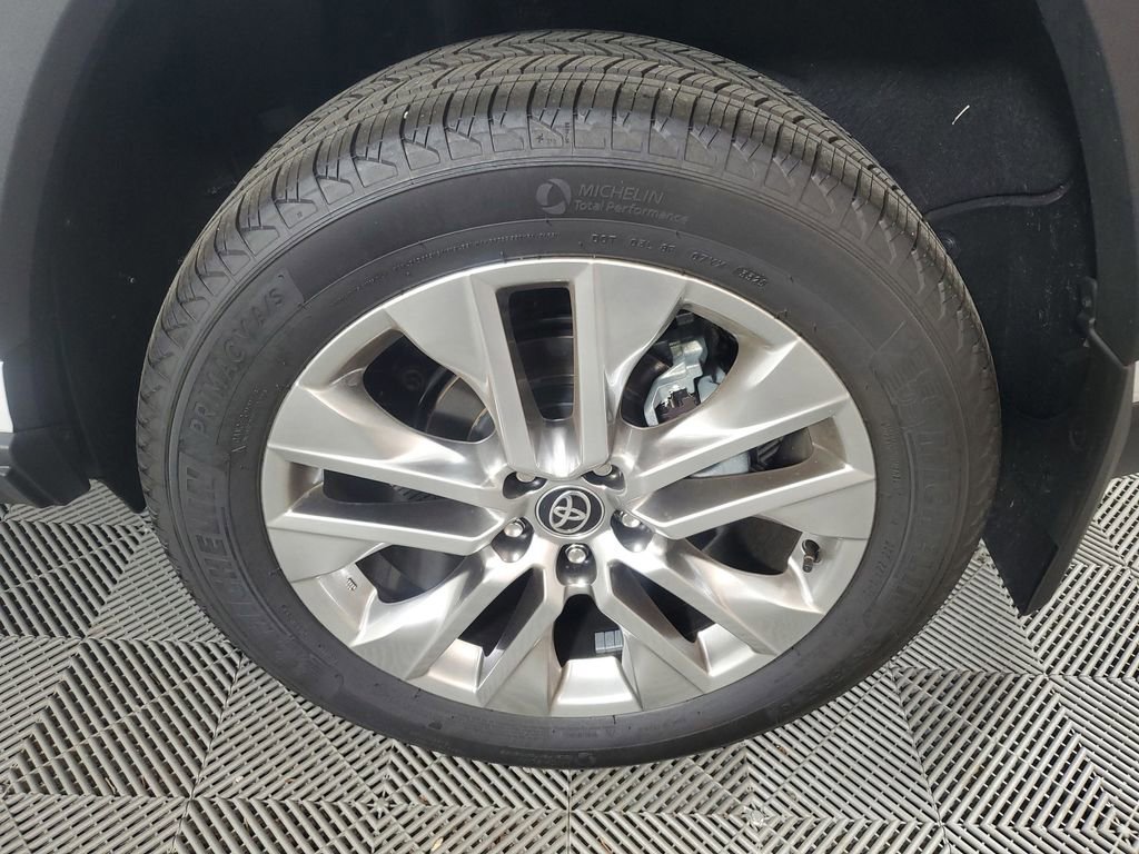 Used 2025 Toyota RAV4 XLE Premium w/ Weather Package FWD image 10