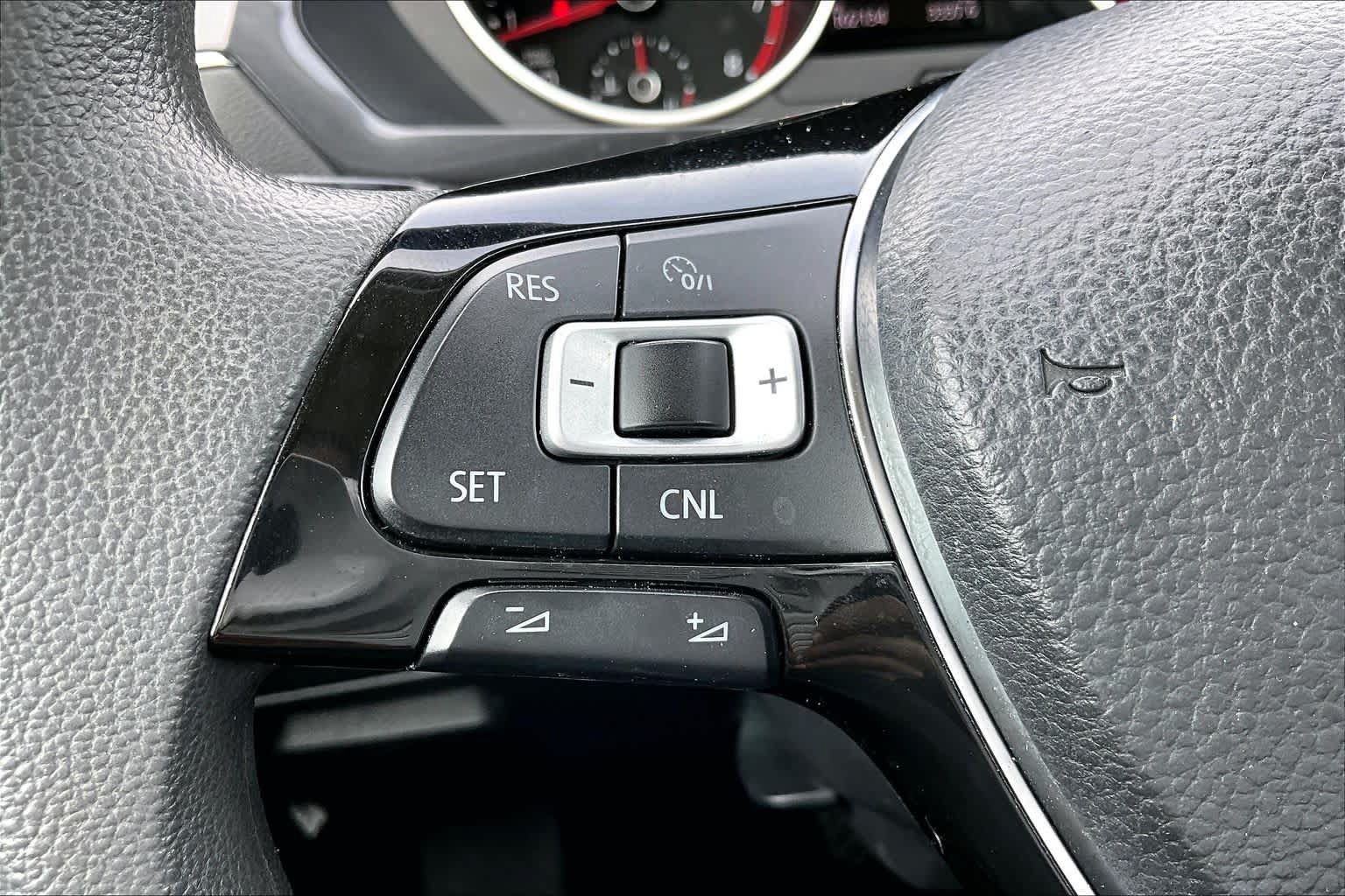 Used 2018 Volkswagen Tiguan S FWD image 22