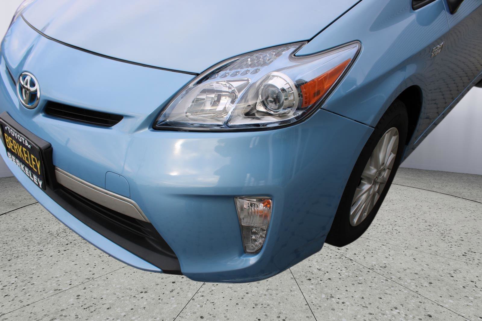 Used 2015 Toyota Prius Prime Advanced image 10