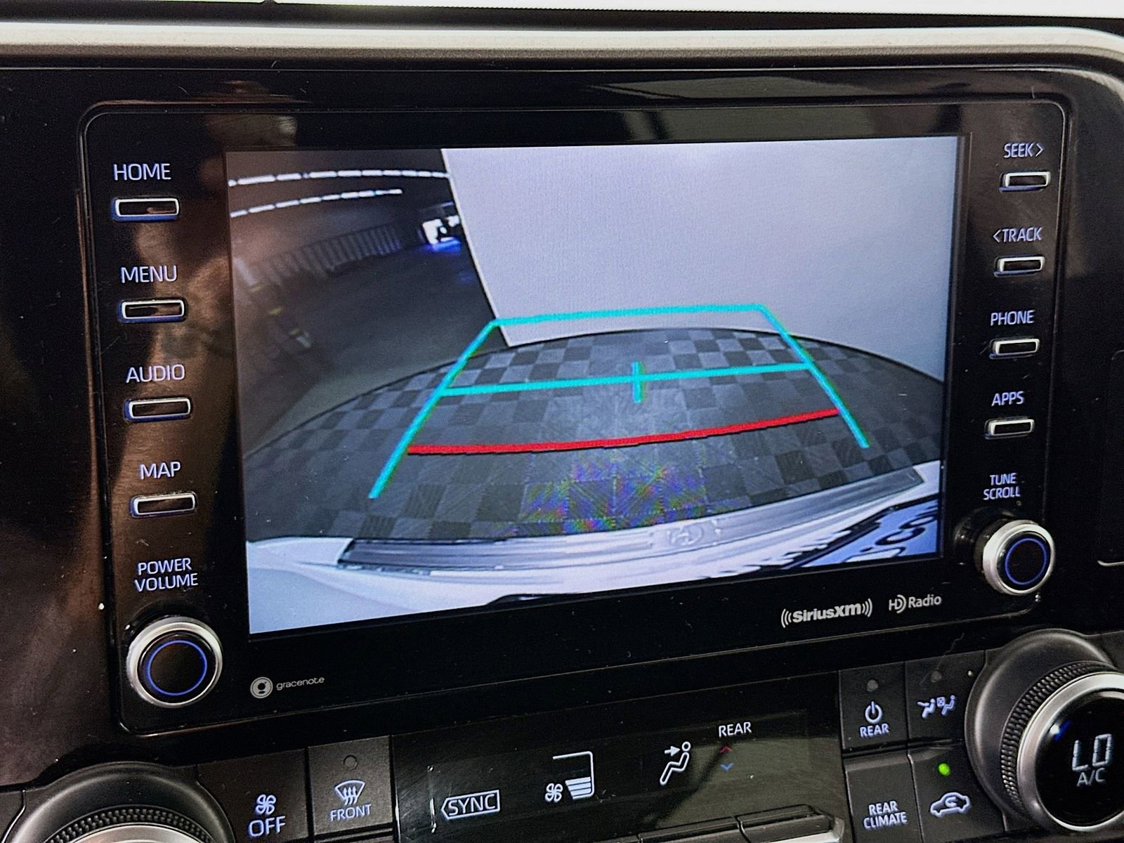 Used 2022 Toyota Highlander LE FWD image 15