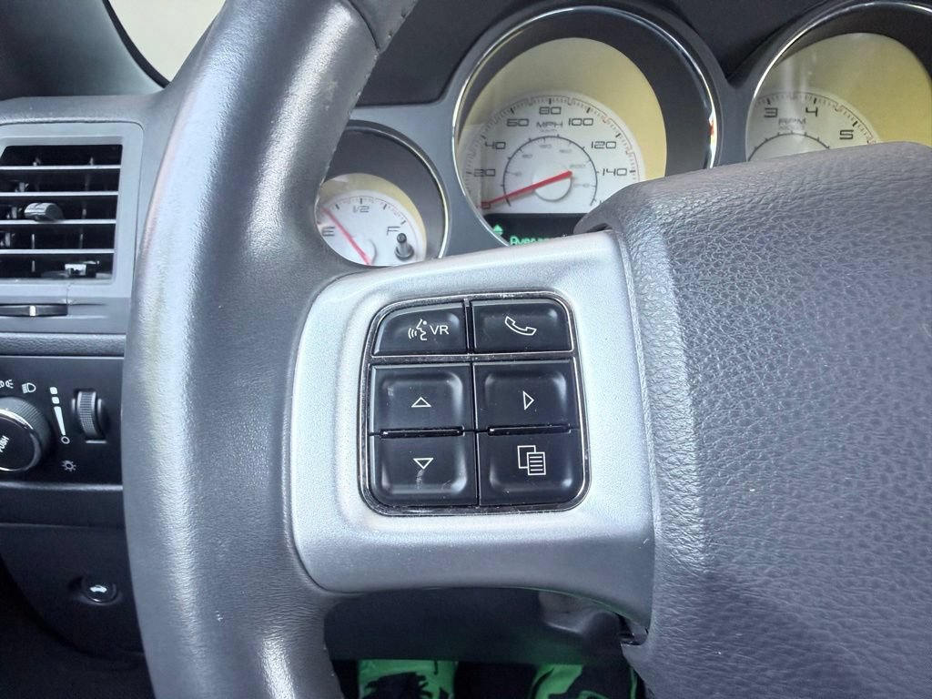 Used 2014 Dodge Challenger R/T RWD image 13