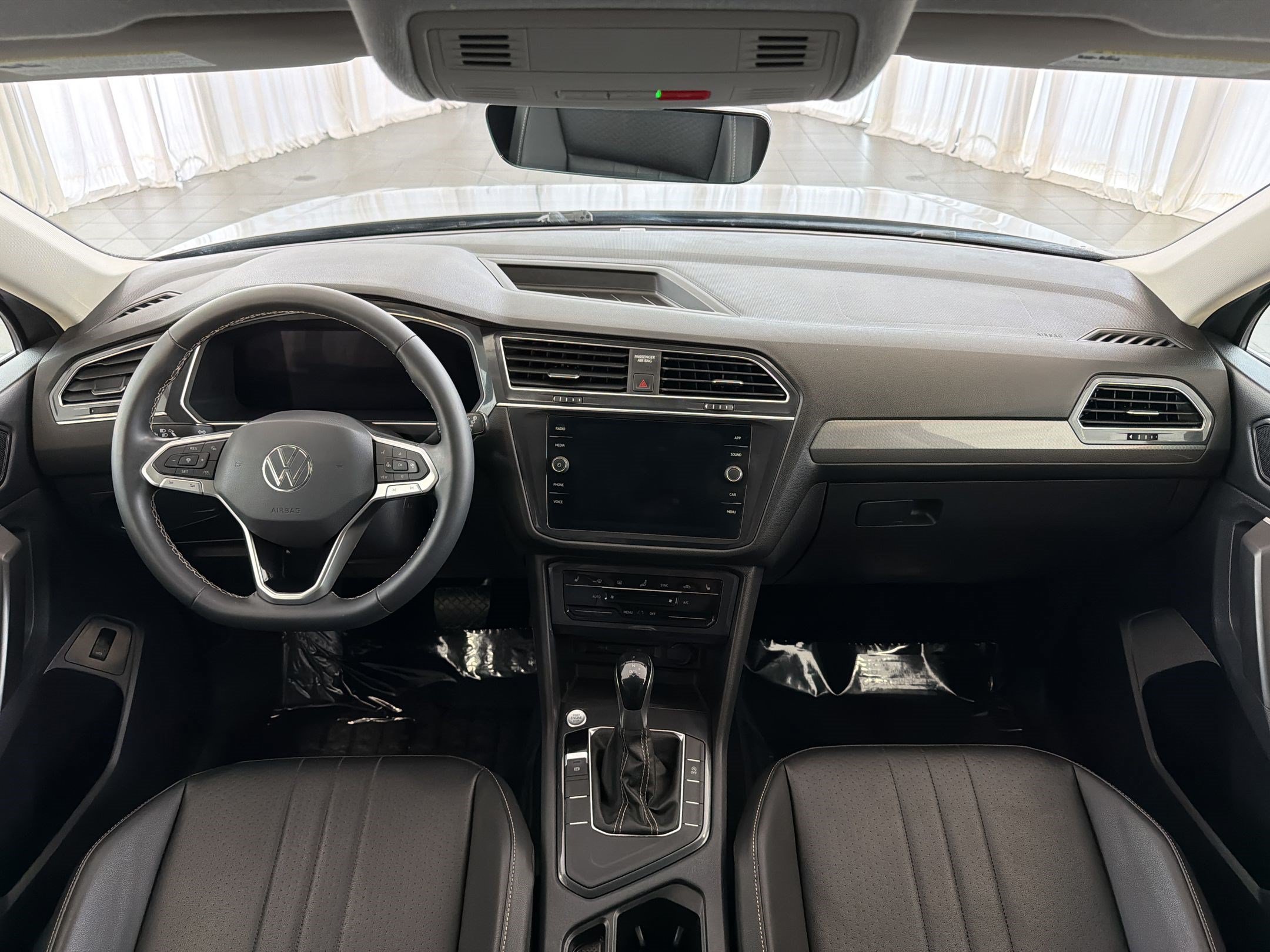 Used 2022 Volkswagen Tiguan SE FWD image 15
