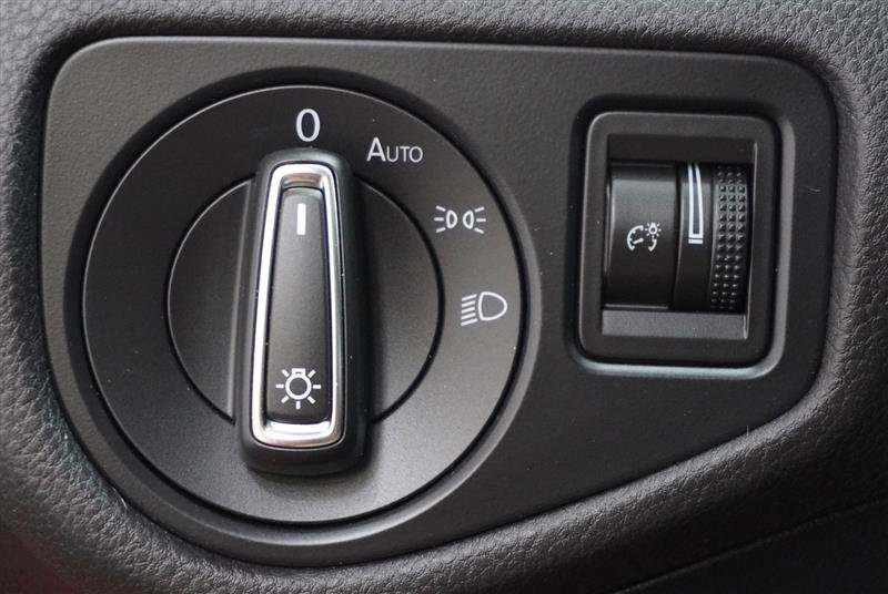 Used 2017 Volkswagen Golf Wolfsburg Edition FWD image 20
