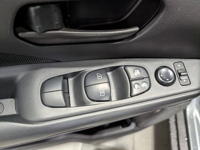 Used 2025 Nissan Kicks Play S image 13