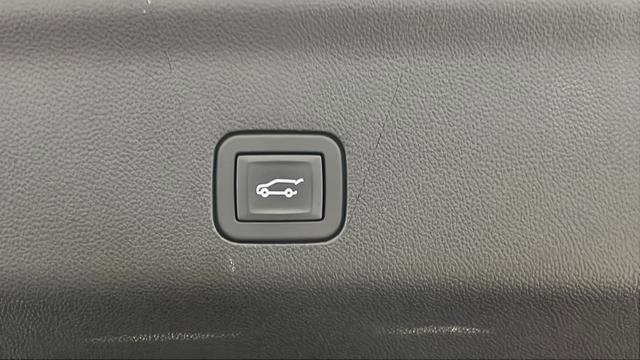 Used 2024 Chevrolet Tahoe Premier image 32