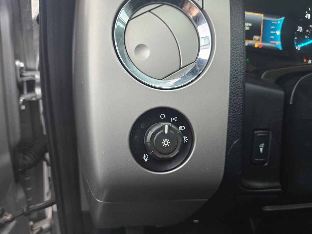 Used 2016 Ford Expedition Max Limited image 22