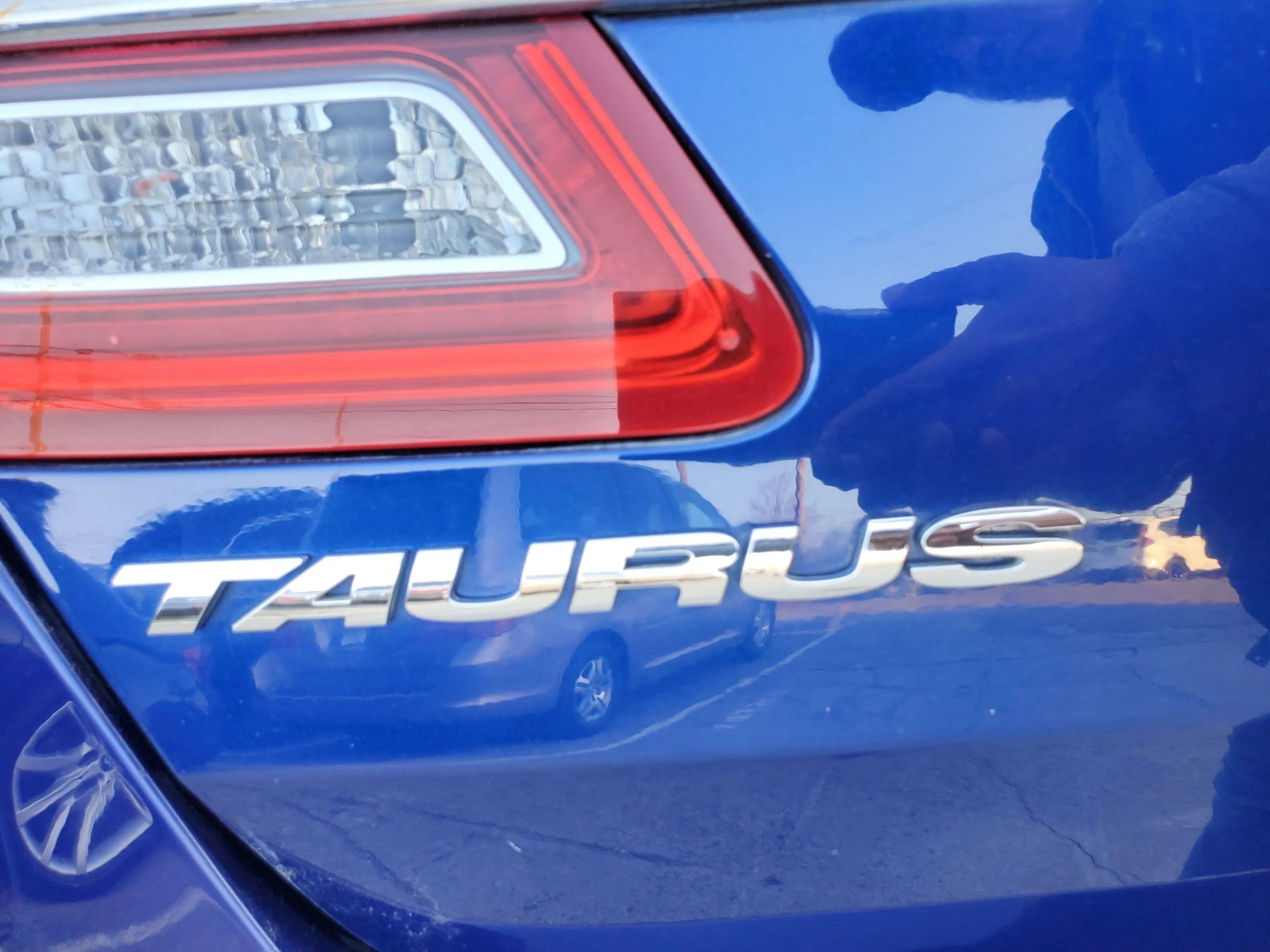Used 2013 Ford Taurus Limited image 7