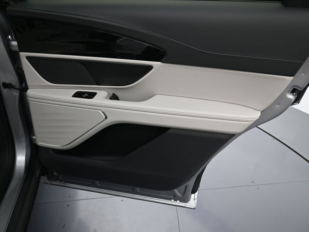 New 2026 Lincoln Nautilus Premier image 35