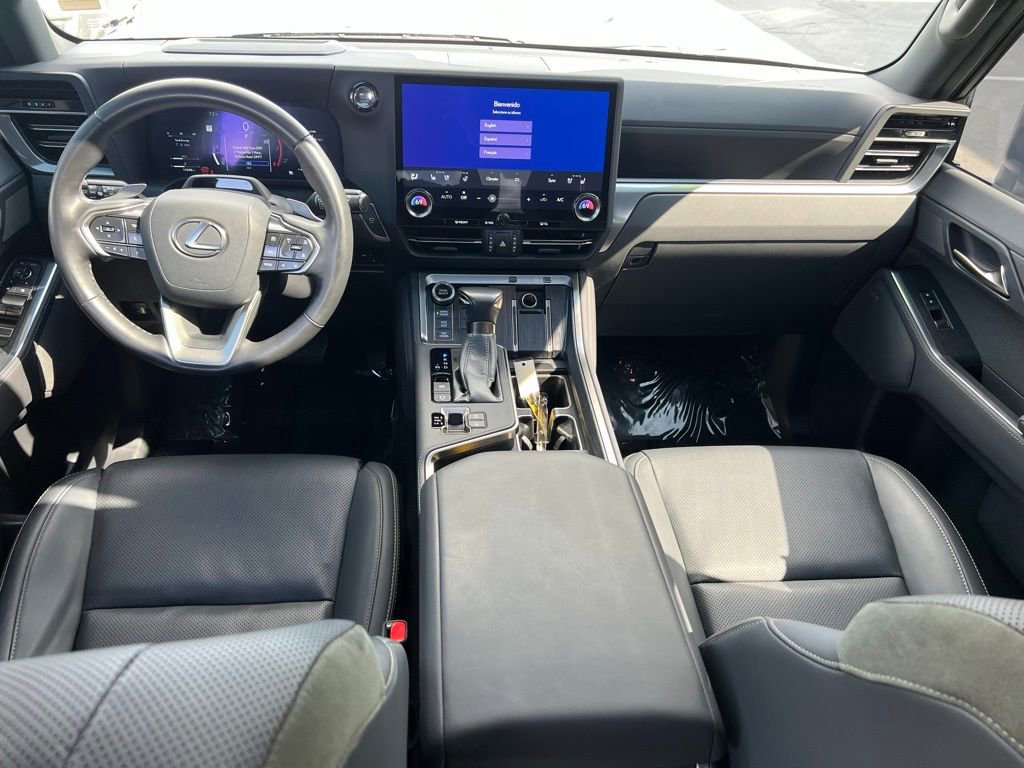 Used 2024 Lexus GX 550 AWD/4WD image 17