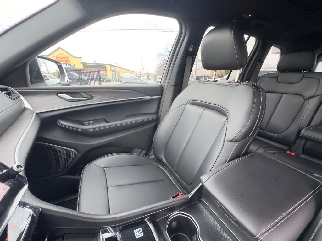 New 2026 Jeep Grand Cherokee Limited w/ Limited Altitude Package image 14