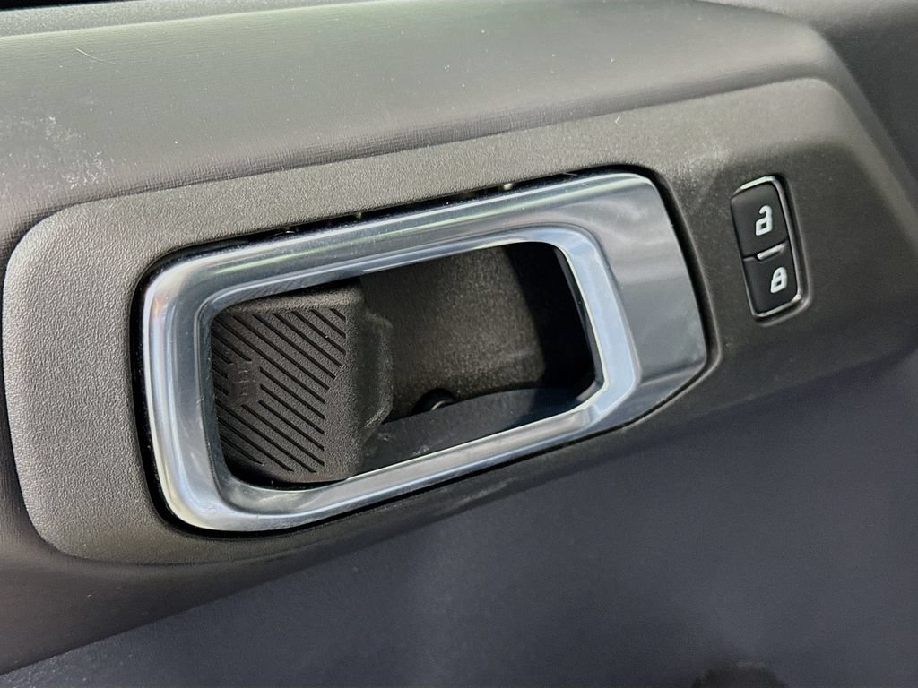 Used 2025 Ford Bronco Outer Banks AWD/4WD image 18