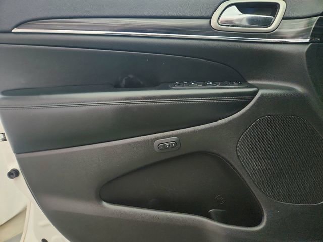 Used 2019 Jeep Grand Cherokee Limited image 24