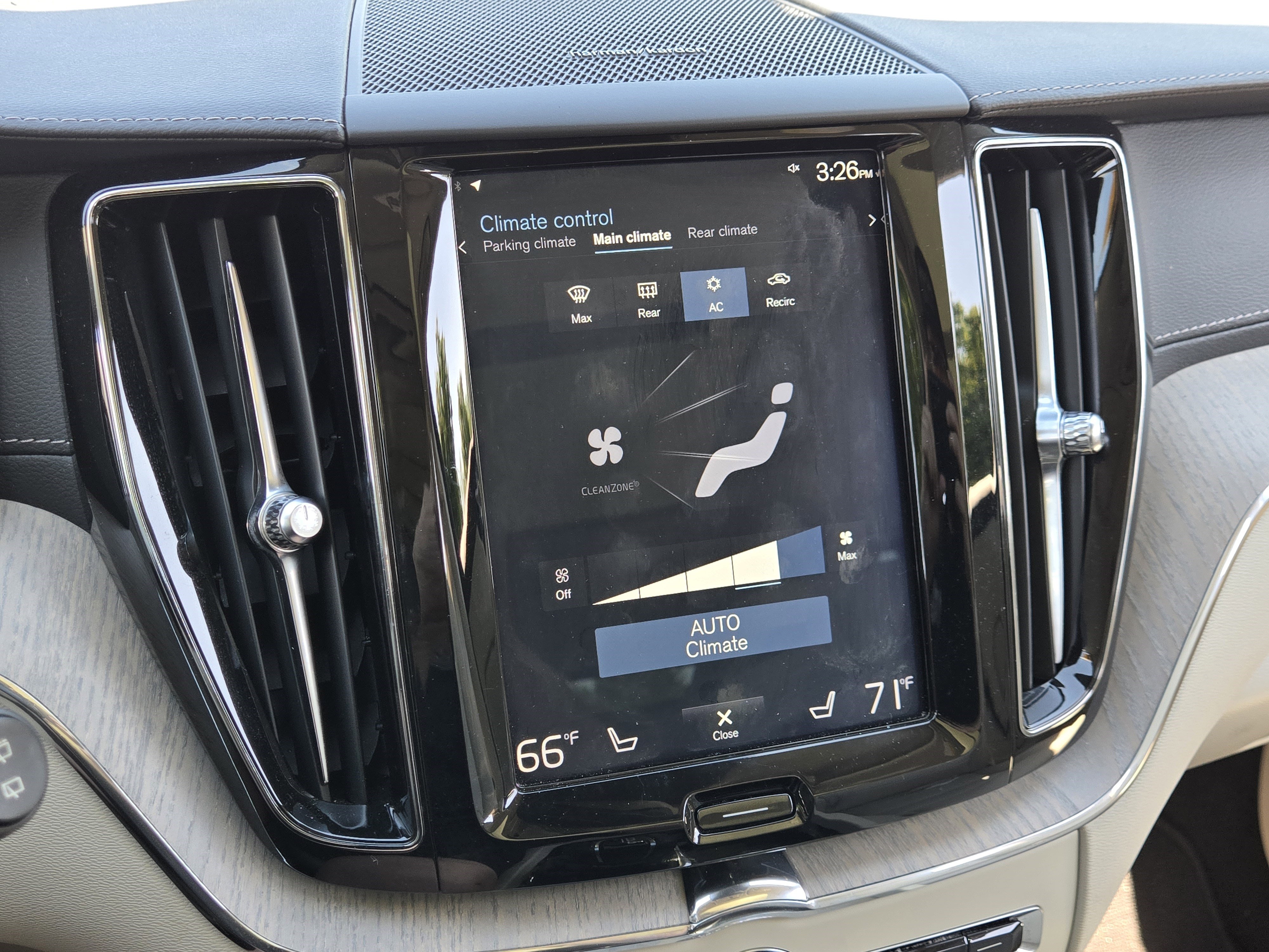 Used 2019 Volvo XC60 T5 Inscription image 20