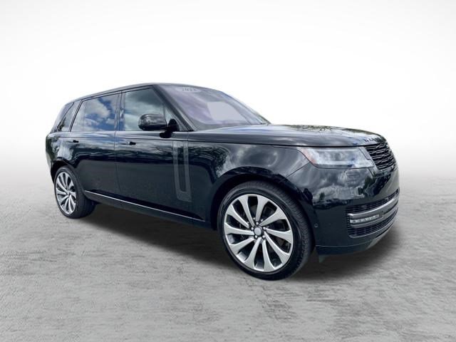 Used 2023 Land Rover Range Rover Long Wheelbase Autobiography image 3