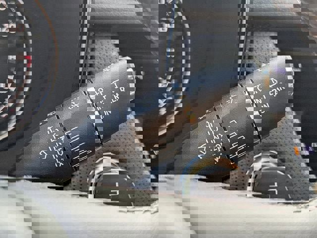 New 2025 Cadillac XT6 Luxury image 32