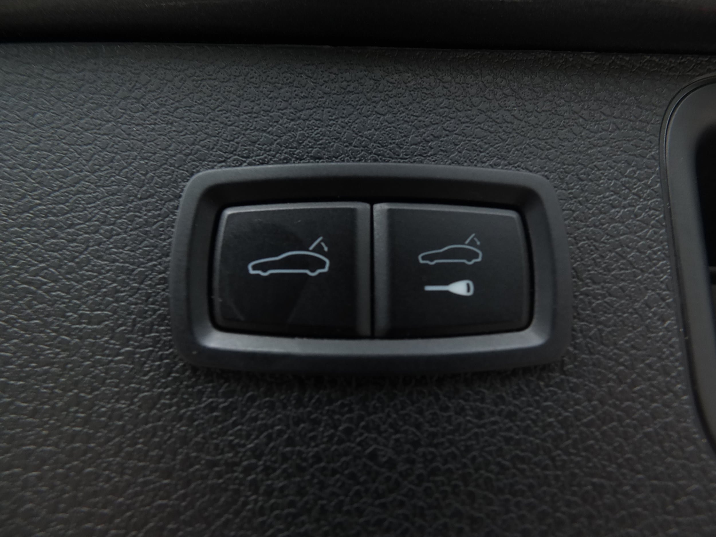 Used 2020 Porsche Macan S AWD/4WD image 17