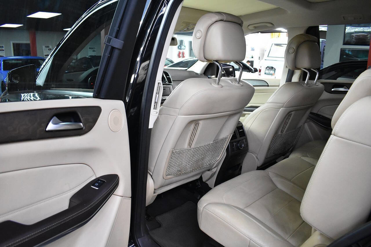 Used 2017 Mercedes-Benz GLS 550 4MATIC image 28