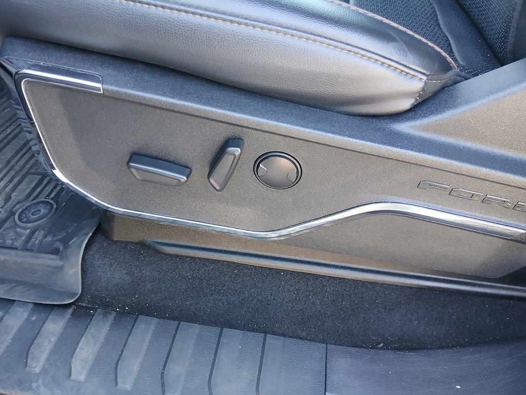 Used 2024 Ford F150 Lariat w/ FX4 Off-Road Package image 12