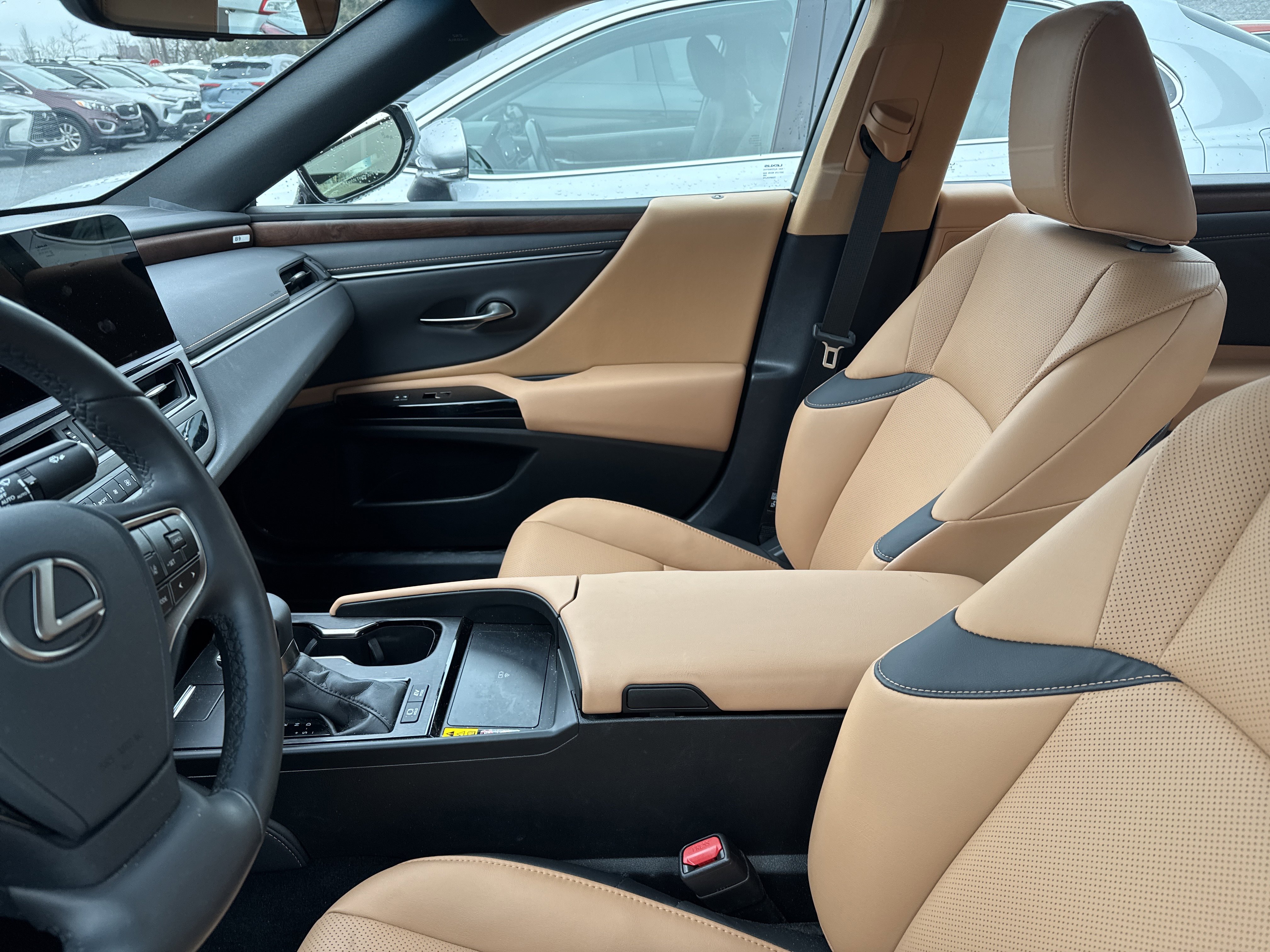 Certified 2024 Lexus ES 300h w/ Premium Package image 12