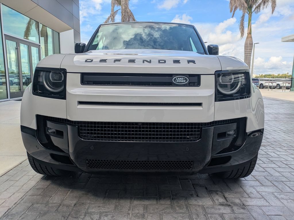 New 2026 Land Rover Defender 130 X-Dynamic SE AWD/4WD image 10
