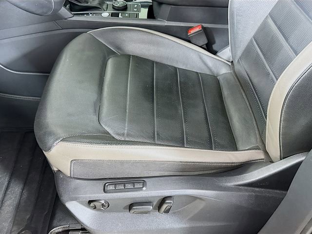 Used 2020 Volkswagen Atlas Cross Sport SEL Premium image 23