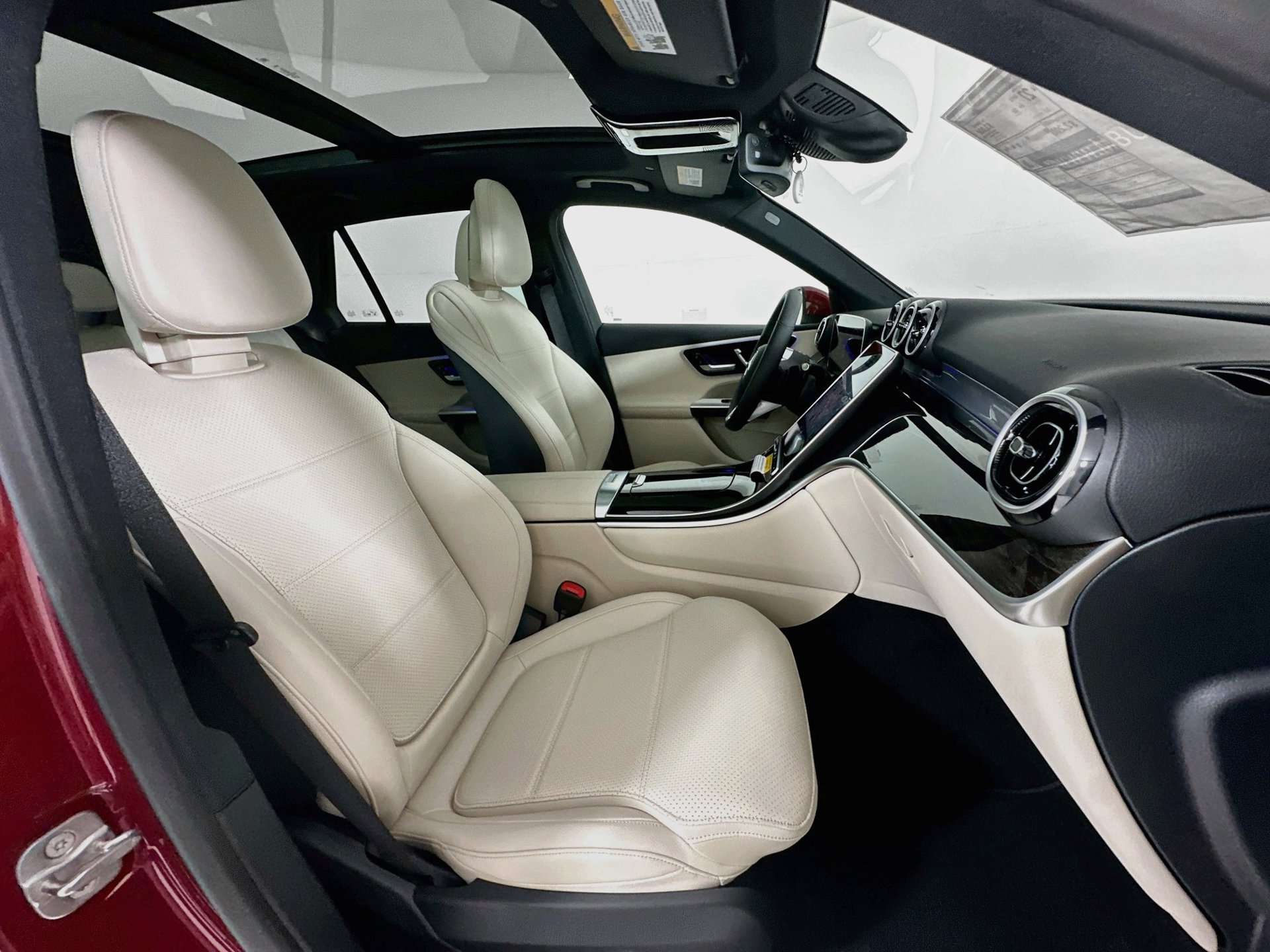 New 2027 Mercedes-Benz GLC 300 image 31