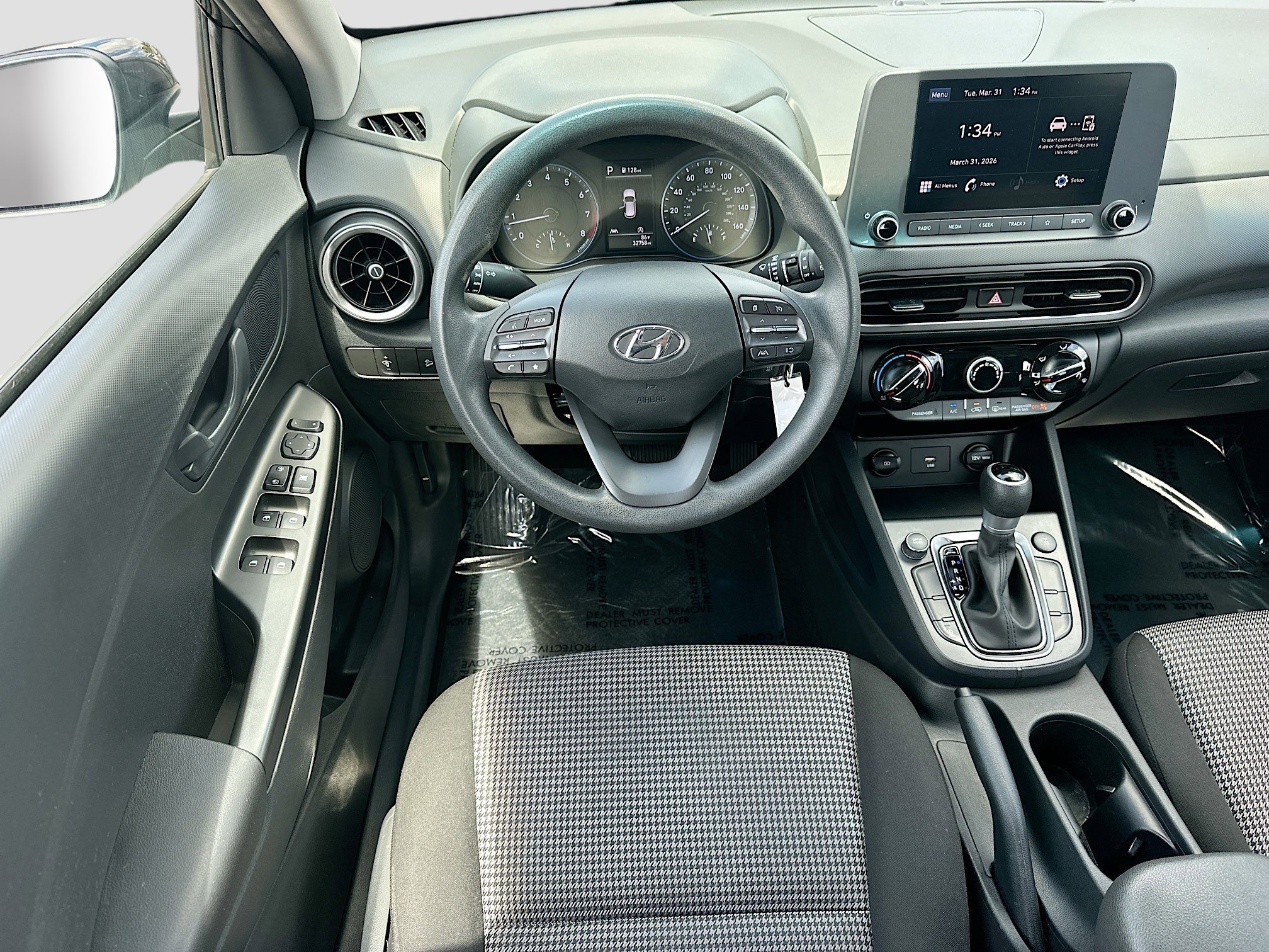 Used 2023 Hyundai Kona SE image 16