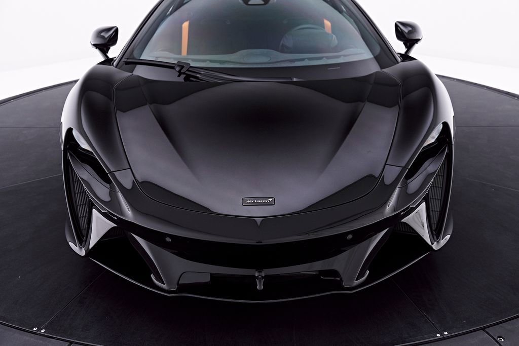Used 2026 McLaren Artura RWD image 30