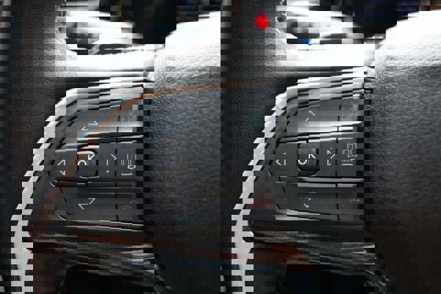 Used 2022 Jeep Grand Cherokee L Laredo image 39