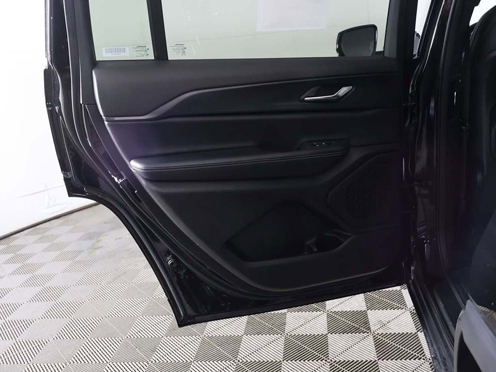 Used 2024 Jeep Grand Cherokee L Laredo image 26