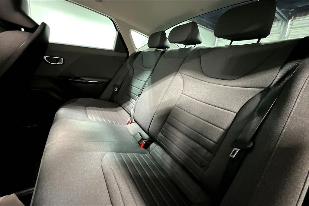Used 2025 Kia K4 EX image 34