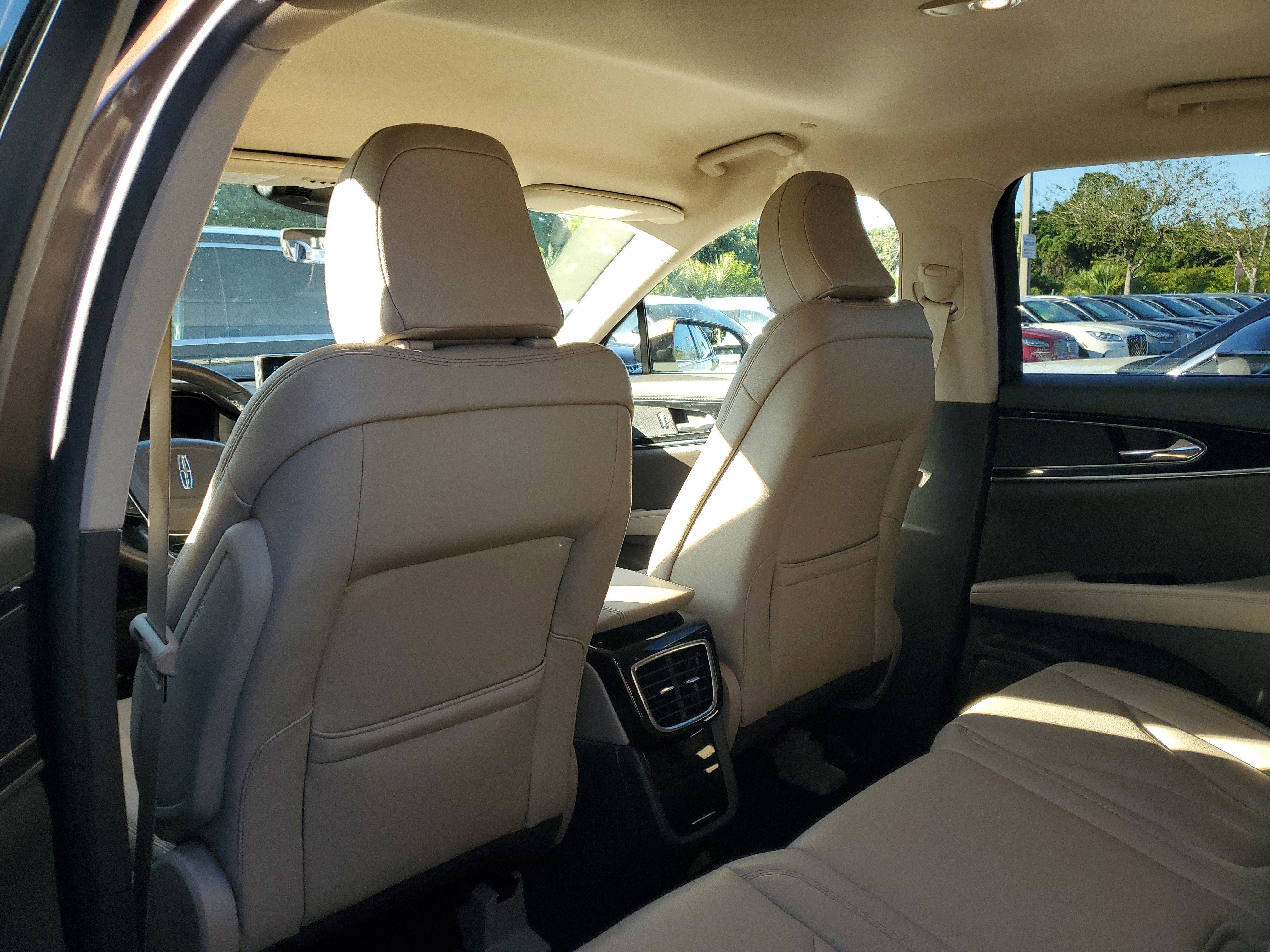 Used 2022 Lincoln Nautilus FWD w/ Premium Package image 8