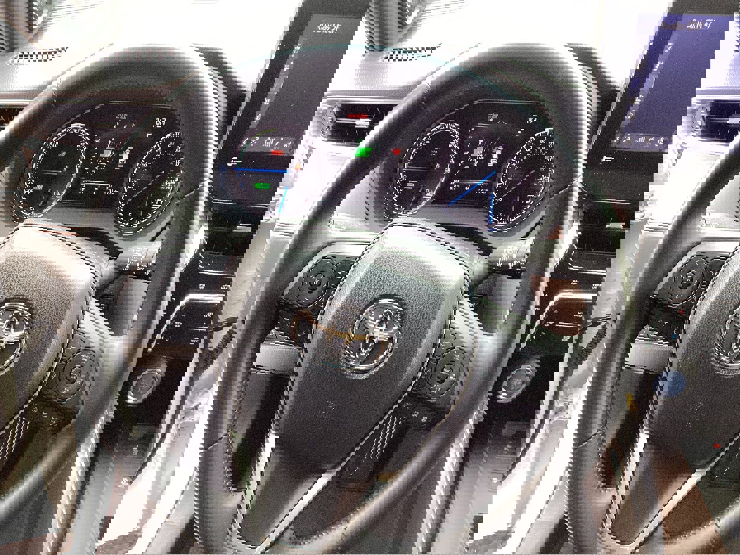 Used 2021 Toyota Venza Limited w/ Advanced Technology Package image 17