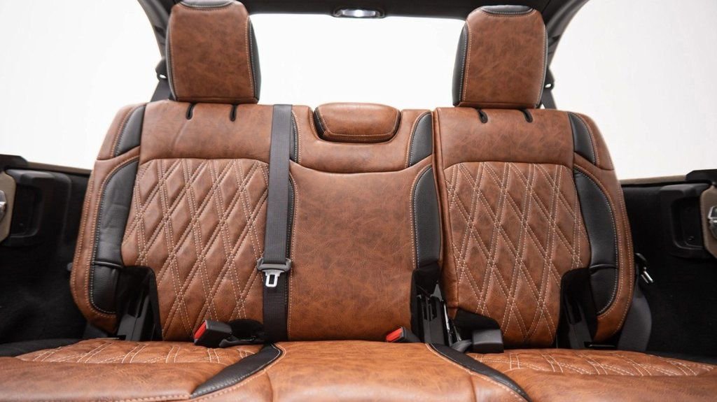 Used 2025 Jeep Wrangler Sport image 21