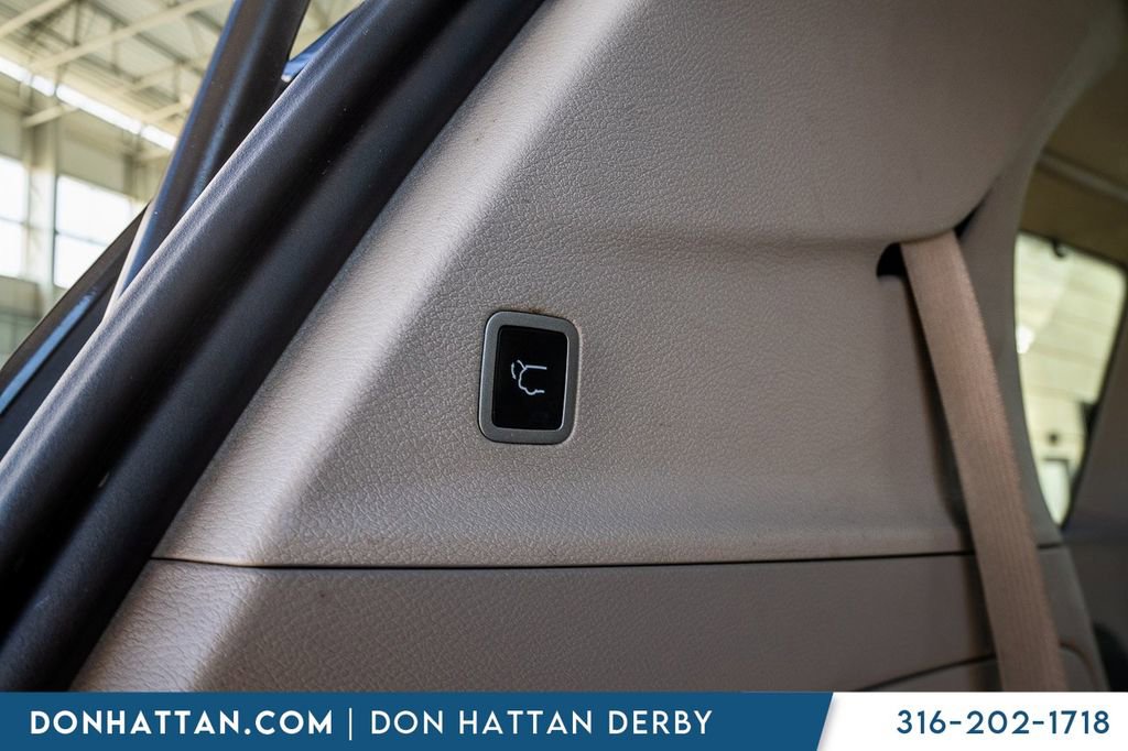 Used 2023 Chrysler Pacifica Limited FWD image 29