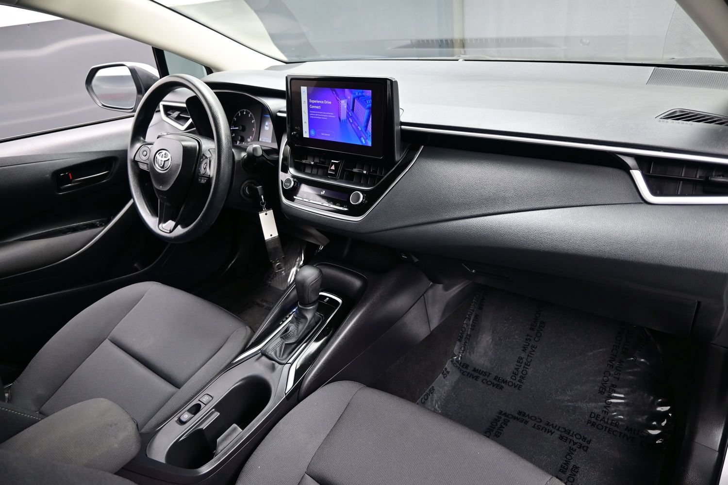 Used 2025 Toyota Corolla LE FWD image 14