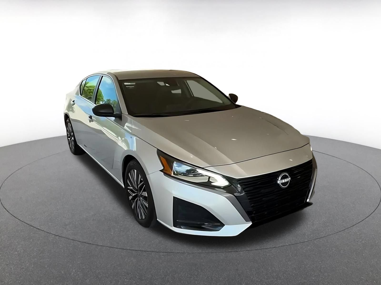 Used 2026 Nissan Altima 2.5 SV FWD image 3